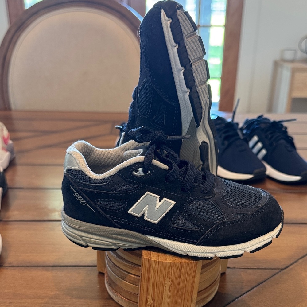 New Balance Kids Navy Blue & Gray 990v5 Sneakers